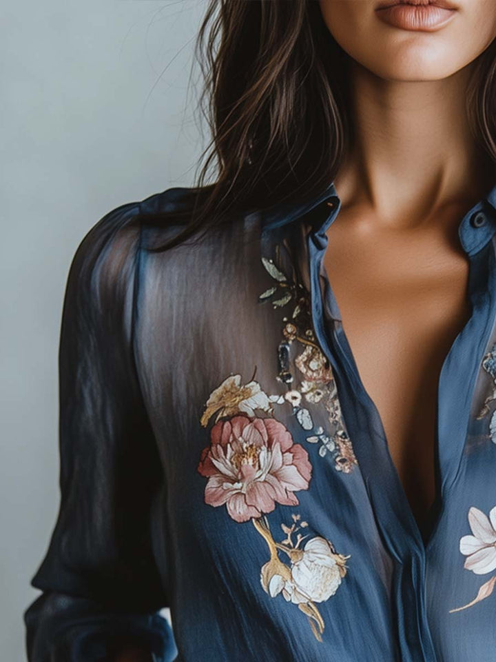 Blouse d'été fleurie pour femme, style bohème chic. Tissu fluide et léger, idéal pour les journées chaudes.