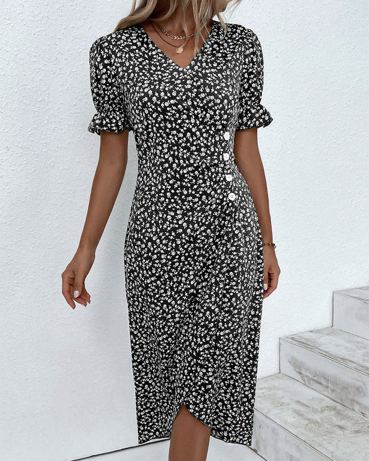 Magnifique robe d'été fleurie, boutonnée, à manches courtes, parfaite pour les journées ensoleillées.