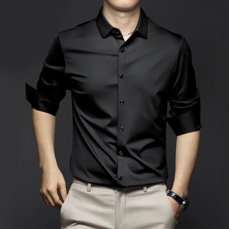 Tissu infroissable de la chemise homme slim, assurant confort et allure soignée toute la journée, idéale pour le bureau.