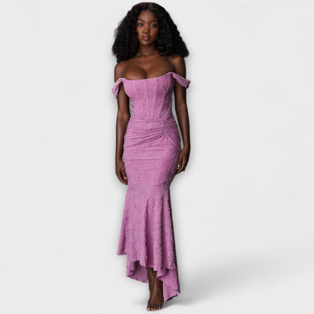 Robe longue femme sophistiquée, avec corset pour une allure chic.