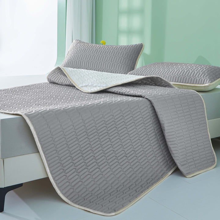 Profitez de nuits fraîches avec cette couette respirante en latex naturel.