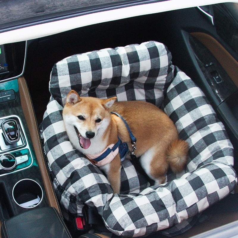 Coussin voiture chien, offrant sécurité maximale et confort douillet.