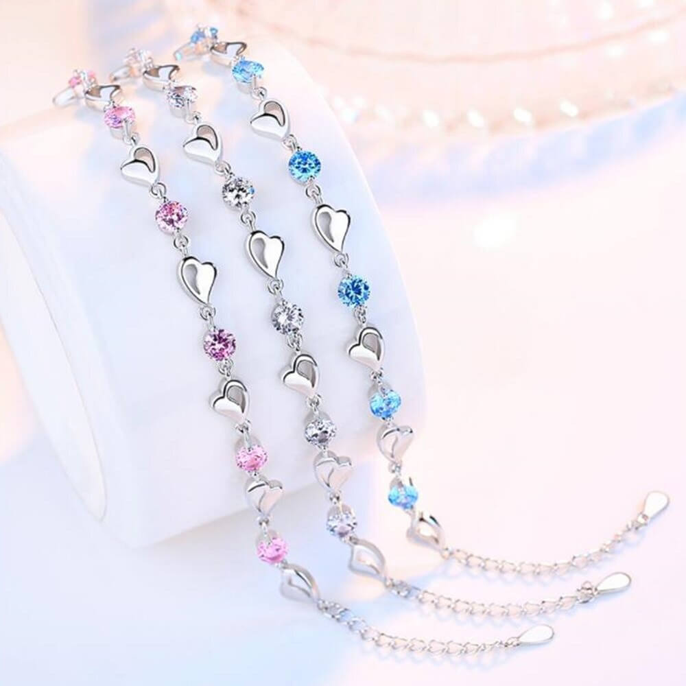 Bracelet femme hypoallergénique en argent sterling 925. Bijou design cœur, parfait pour un look raffiné.