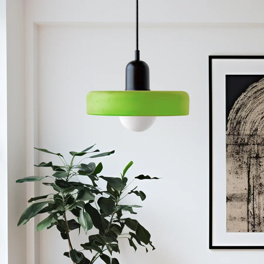 Luminaire verre scandinave, design élégant et contemporain.