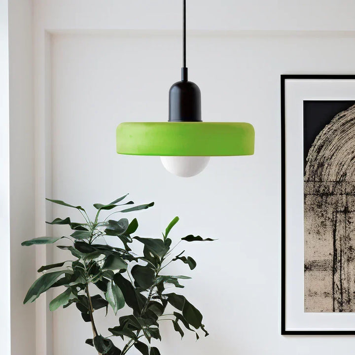 Luminaire verre scandinave, design élégant et contemporain.