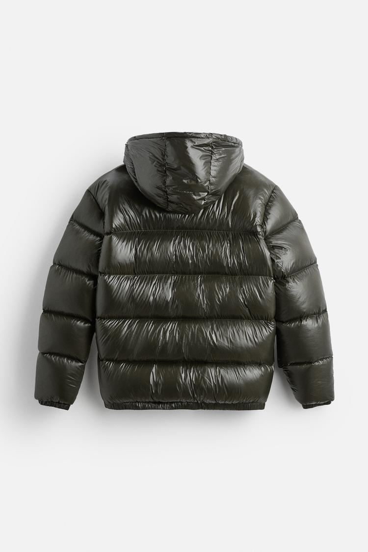 Veste doudoune unisexe confortable et chaude. Adaptée à toutes les occasions, hiver et mi-saison avec style.