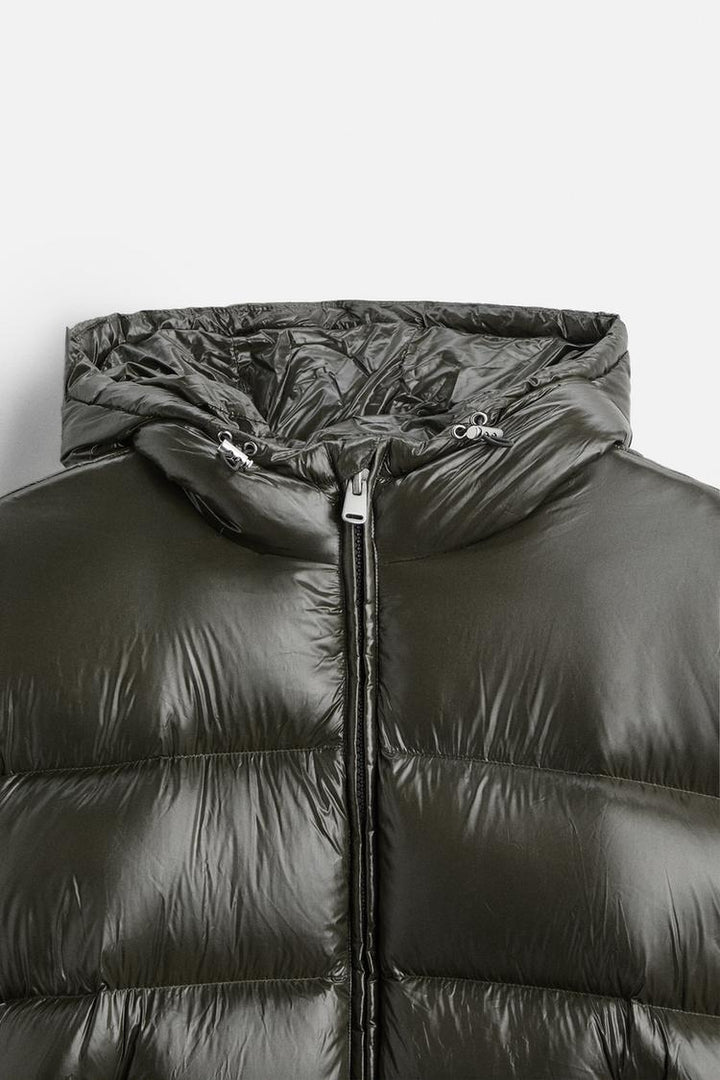 Doudoune unisexe d'extérieur chaude et résistante au vent. Pour hommes et femmes, garantit confort et style hivernal.