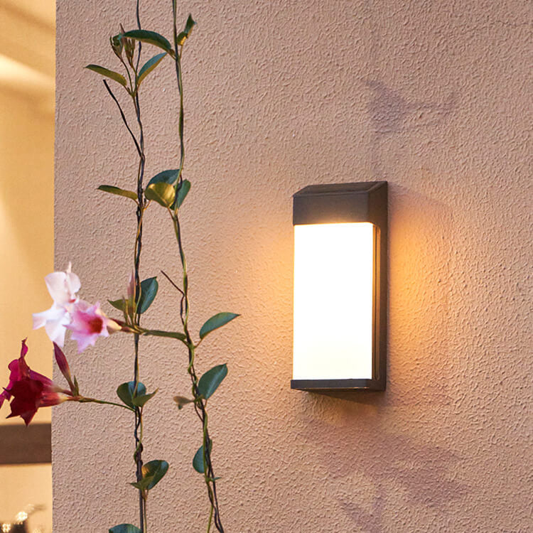 Applique murale solaire industrielle en verre pour éclairage de jardin. Lampe LED sans fil ambiance extérieure.