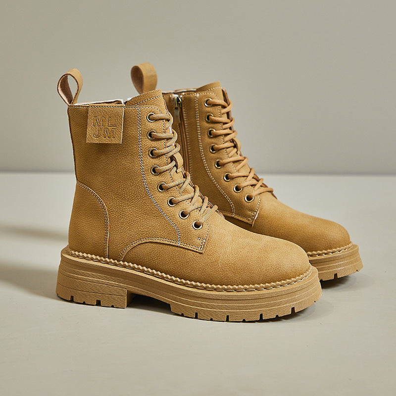 Bottines urbaines pour femmes avec lacets, confort optimal et design stylé pour un look ville moderne.