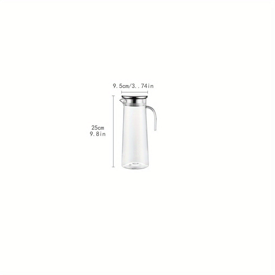 Carafe de service en plastique durable avec couvercle, idéale pour la cuisine et les boissons d'été.
