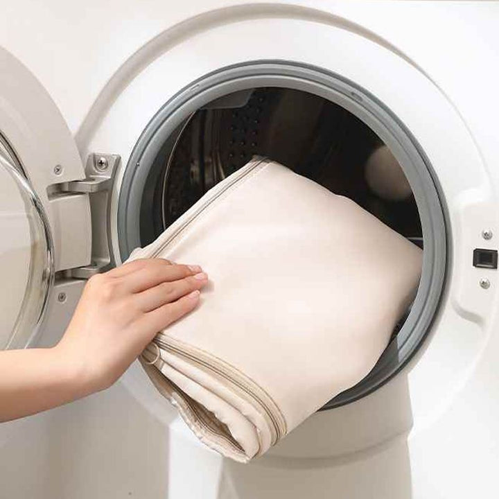 Solution de rangement pour la maison : sacs sous vide en nylon pour optimiser l'organisation des textiles.