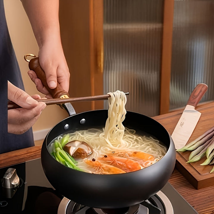 Vue d'ensemble de la poêle en fonte ChefMaster robuste pour une cuisson durable et polyvalente en cuisine maison.