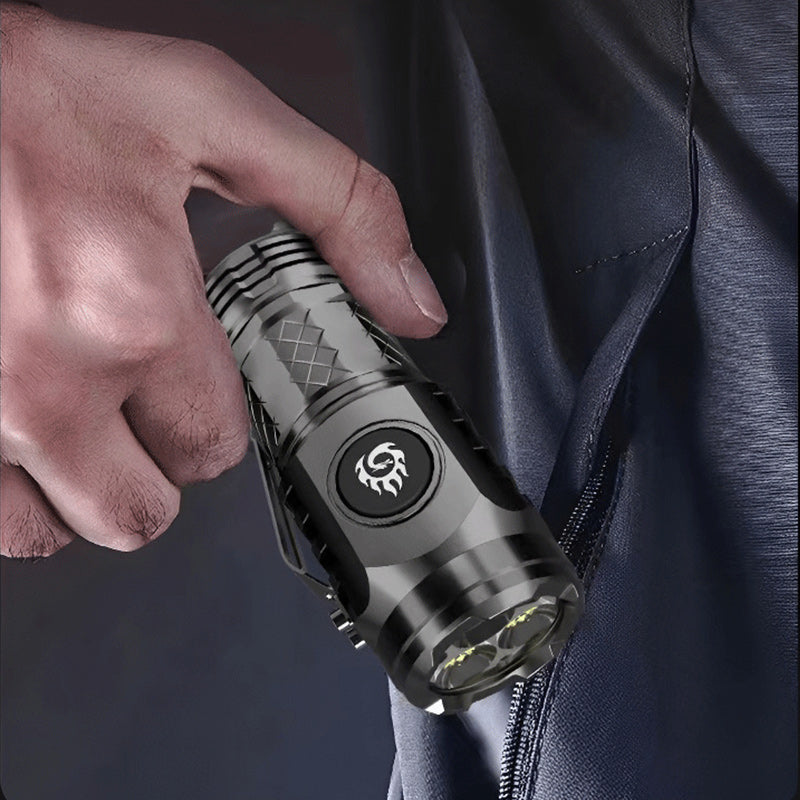 Lampe d'urgence LED noire, étanche, ultra-puissante, compacte et fiable.