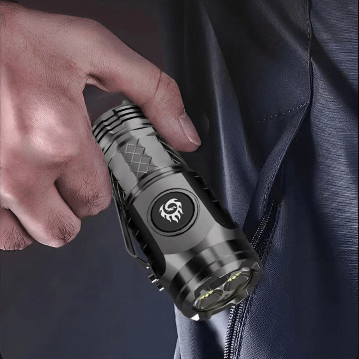Lampe d'urgence LED noire, étanche, ultra-puissante, compacte et fiable.