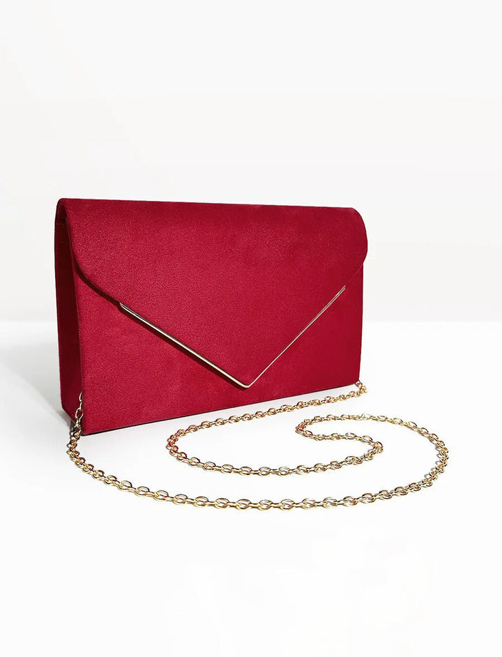 Pochette chic en velours imitation daim, parfaite pour tenue de soirée.
