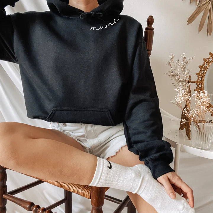 Vêtement personnalisé MamaEmbrace: sweat à capuche unisexe, parfait cadeau pour maman en toute saison.