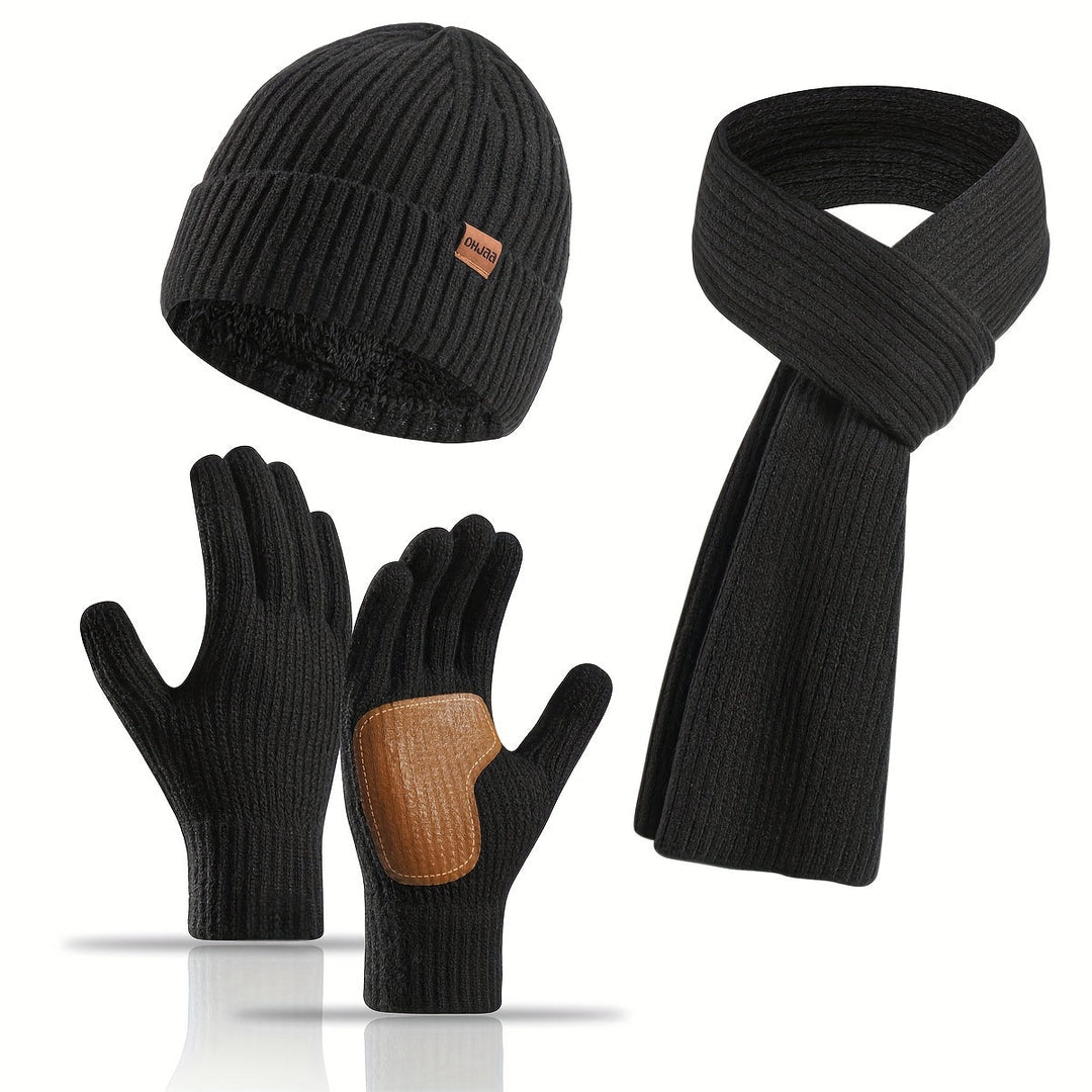 Ensemble coordonné bonnet, écharpe, gants pour couples, pour des balades hivernales agréables.