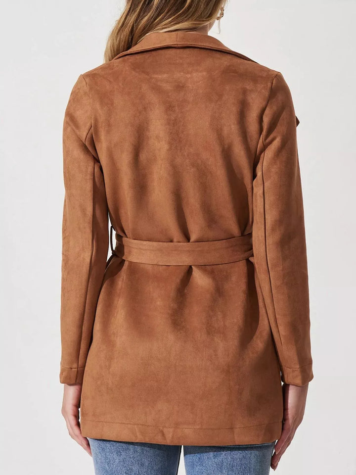 Veste femme fluide polyvalente, élégante et décontractée. Idéale pour automne ou printemps. Mode chic confortable.