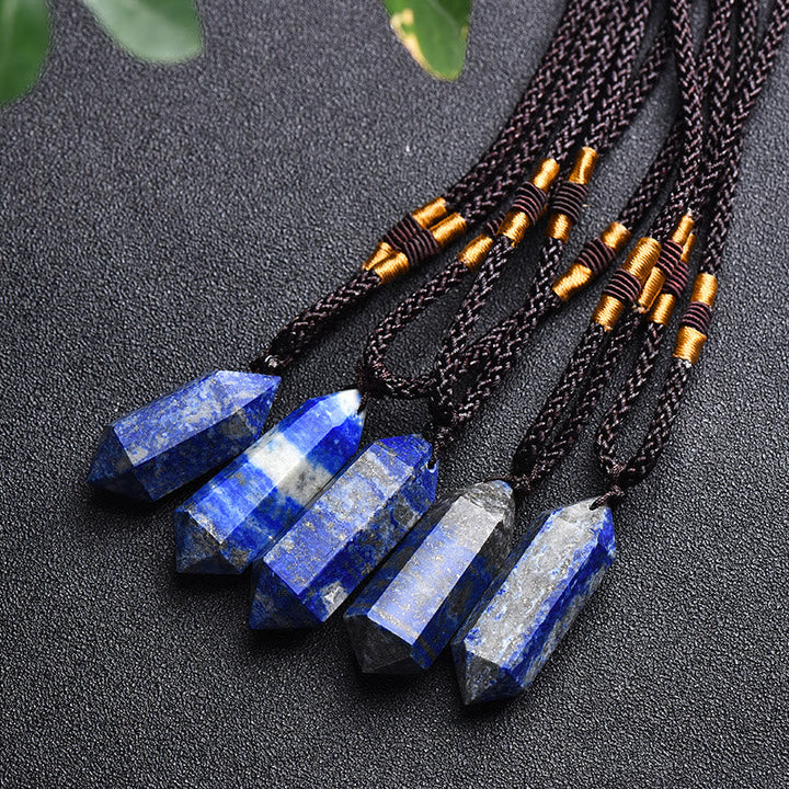 Élégant collier pendentif hexagonal en cristal naturel, pour femme, bien-être et style.