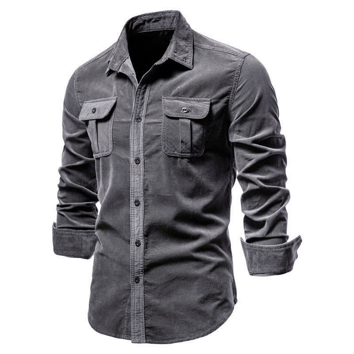 Chemise casual homme à manches longues et poches. Idéale pour un confort quotidien et la mode masculine.