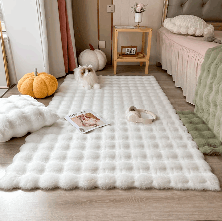 Tapis en peluche doux avec un motif fleuri floral moderne, parfait pour le confort de votre maison.
