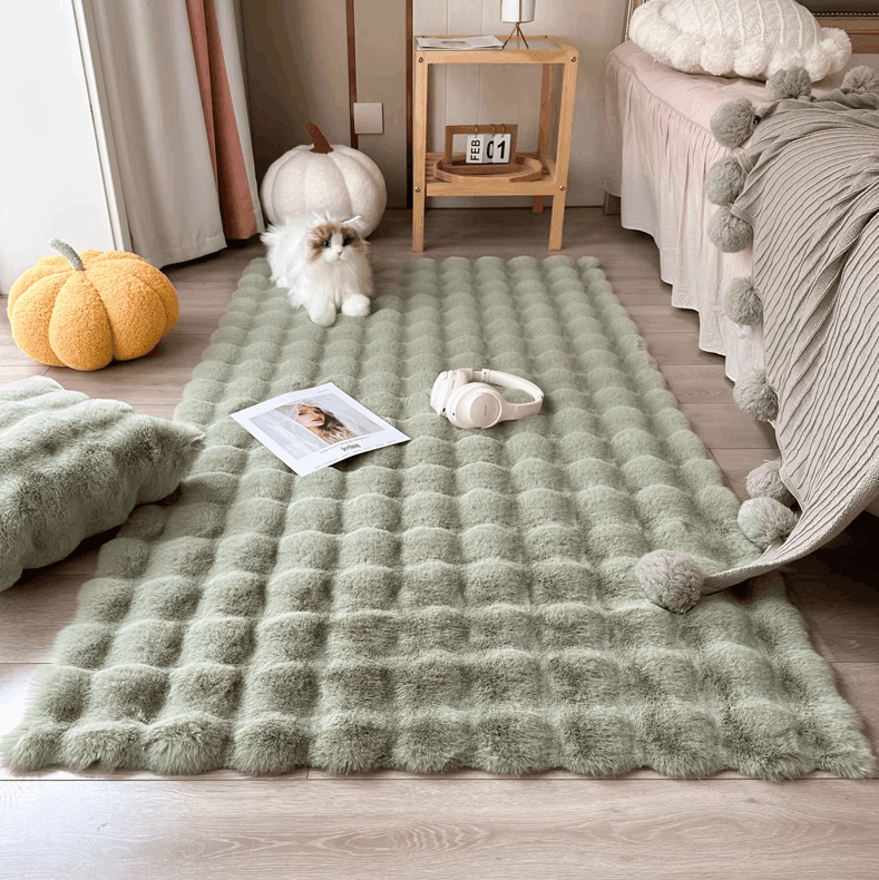 Tapis de sol en peluche fleuri moderne, design floral stylisé. Parfait pour une décoration intérieure chic et confortable.