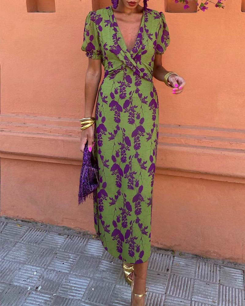 Robe midi fleurie élégante pour femme, col V, idéale été/printemps, style chic décontracté.