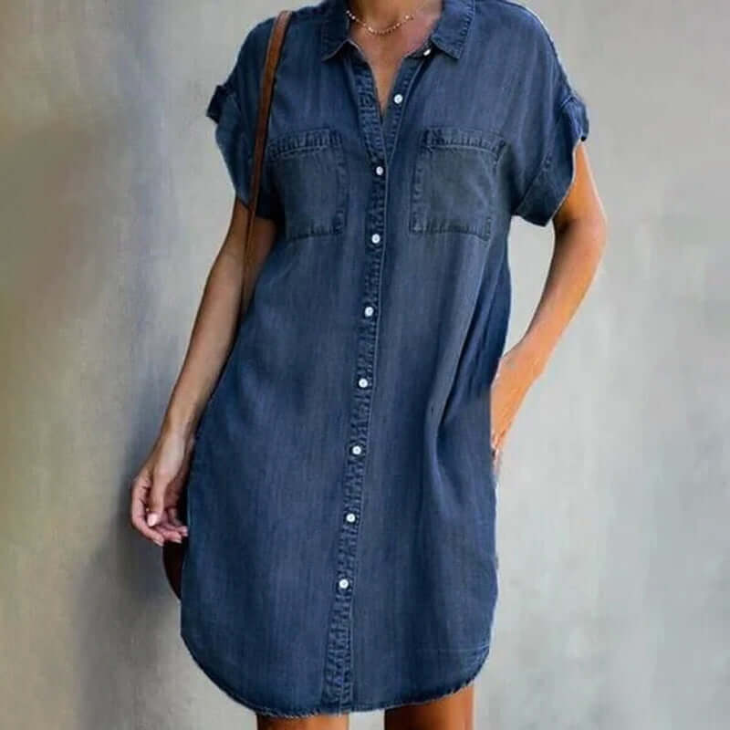 Robe chemise femme confortable et ajustable, offrant un style élégant et décontracté. Idéale pour la mode d'été.