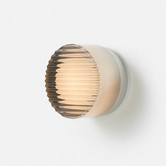 Lampe murale LED design économe, parfaite pour un éclairage moderne et efficace en intérieur.