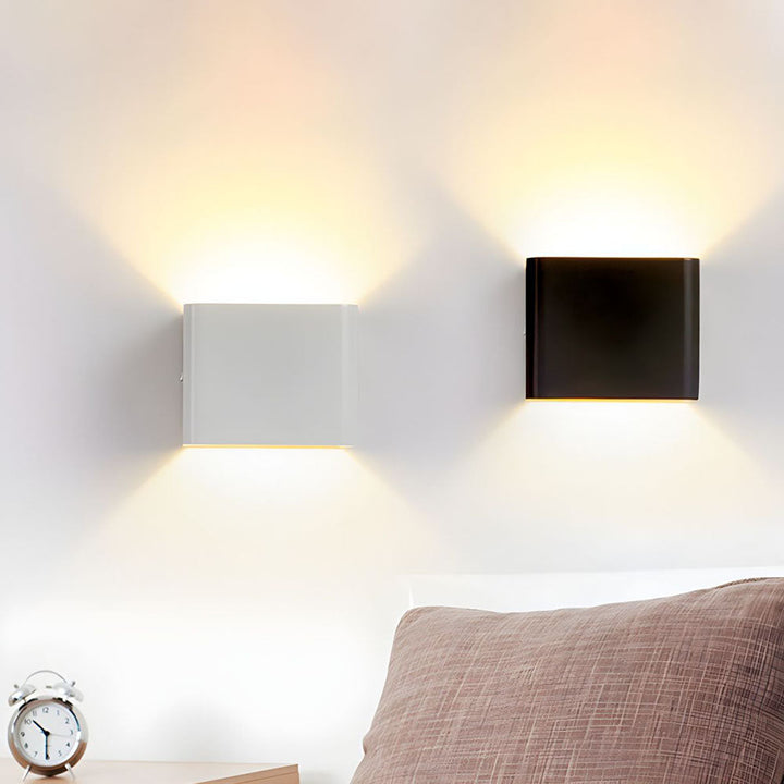 Applique murale LED cube moderne pour un éclairage intérieur contemporain et design.