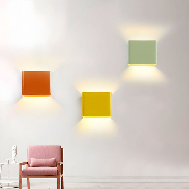 Applique murale LED cube pour un éclairage d'ambiance design dans votre intérieur moderne.