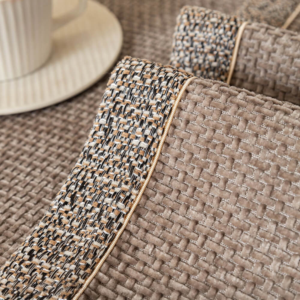 Confortable et durable, cette housse de canapé moderne est idéale pour le style de votre salon.