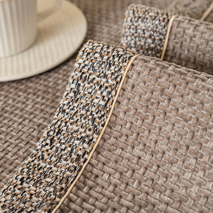 Confortable et durable, cette housse de canapé moderne est idéale pour le style de votre salon.