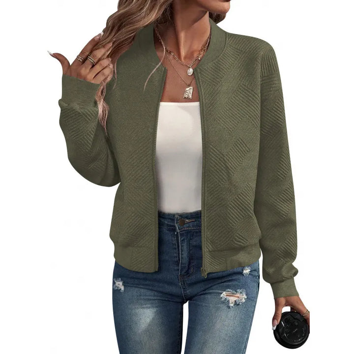 Blazer femme décontracté à col baseball, idéal pour un look chic moderne et tendance.