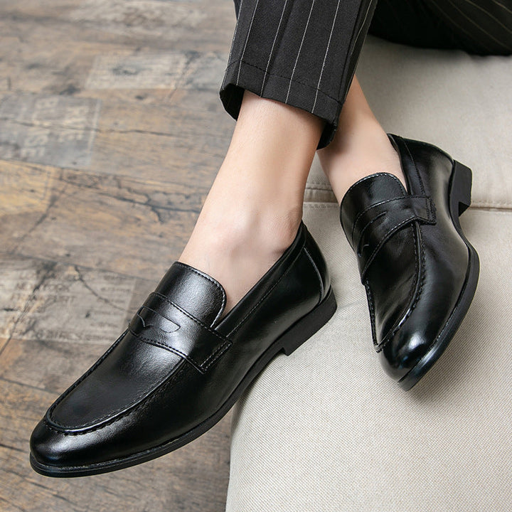 Mocassins élégants pour hommes, confortables et faciles à enfiler, parfaits pour un style urbain chic et décontracté.