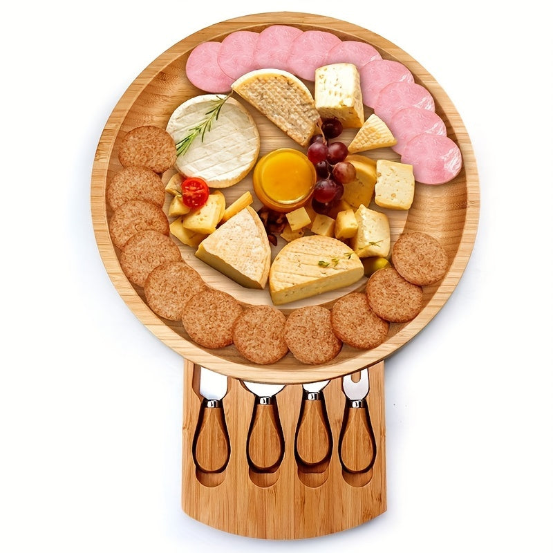 Planche de présentation en bambou naturel pour un service élégant de fromages, charcuteries et apéritifs.