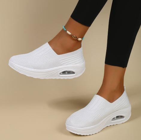 Sneakers femme mode, orthopédiques, offrant un soutien léger et un amorti pour la marche et les loisirs.