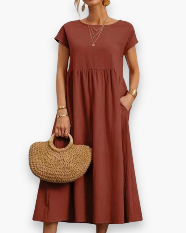Élégante robe longue d'été pour femme, style maxi chic et décontracté. Légère et confortable pour les vacances.