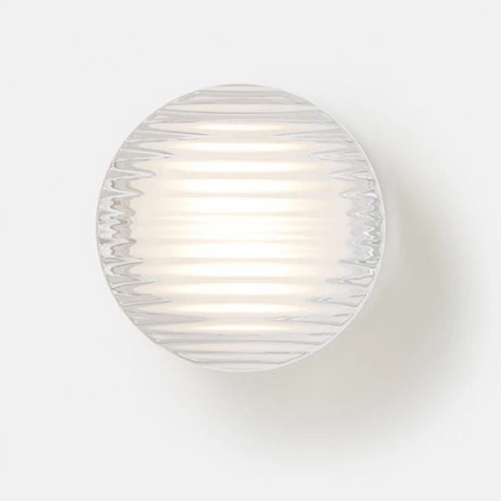 Applique murale LED moderne pour extérieur, éclairage puissant et économe en énergie pour jardin.