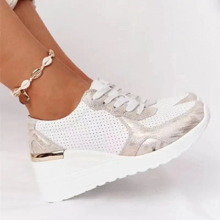 Vue arrière des sneakers Nova. Soutien plantaire, chaussures légères et stylées pour femmes.