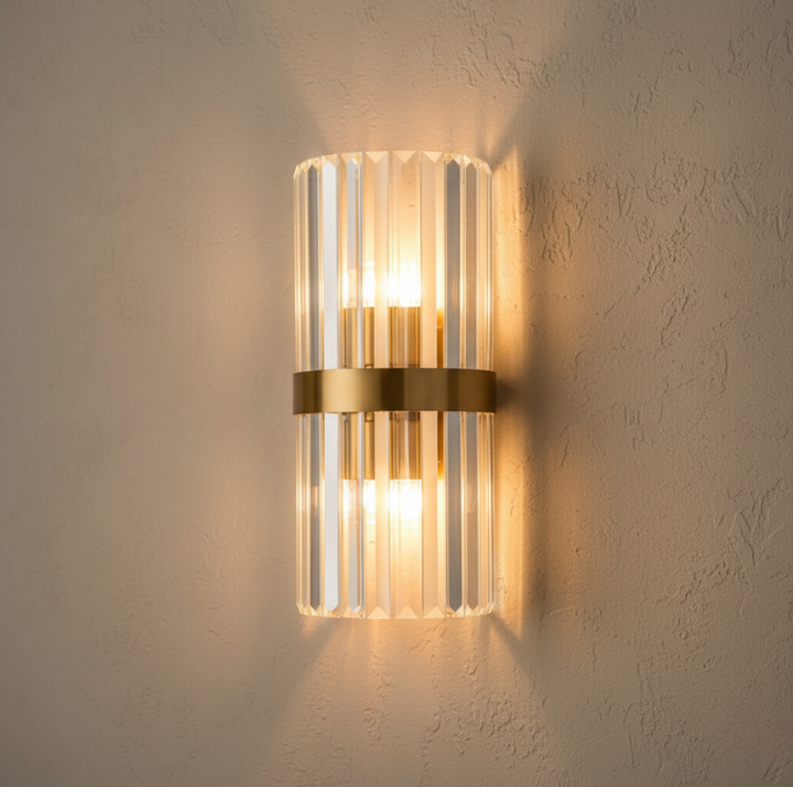 Lampe murale LED élégante or, ambiance chaleureuse blanc chaud.
