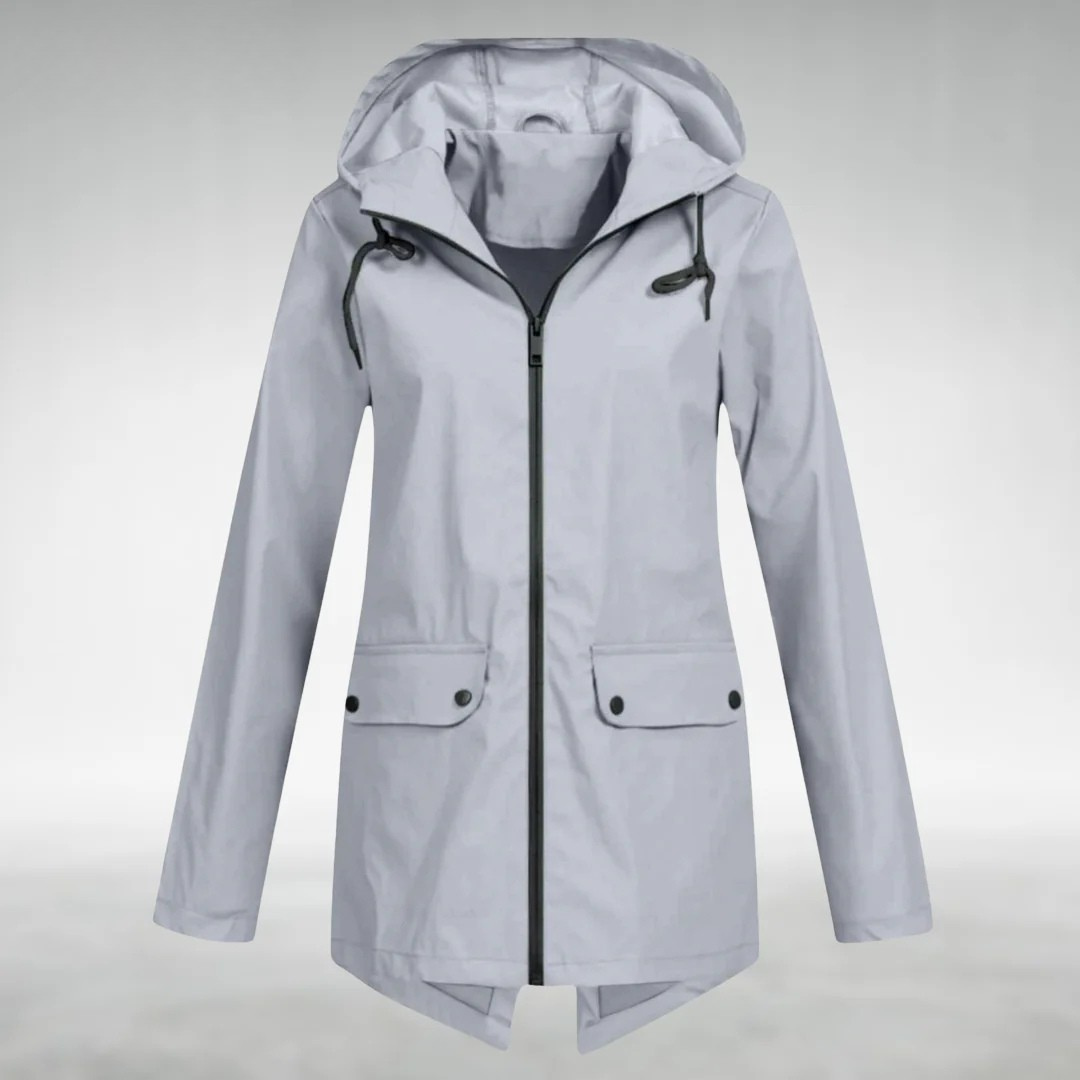 Veste femme chic et imperméable, parfaite pour un look sport chic. Protection pluie élégante en mode féminine.