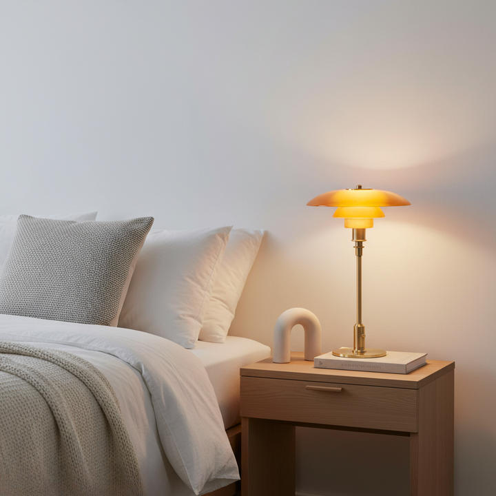 Lampe LED minimaliste pour chevet, style scandinave, ambiance chaleureuse et discrète.