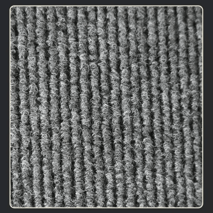 Protégez vos précieux meubles avec ce tapis anti-rayures adhésif efficace, conçu pour les chats.