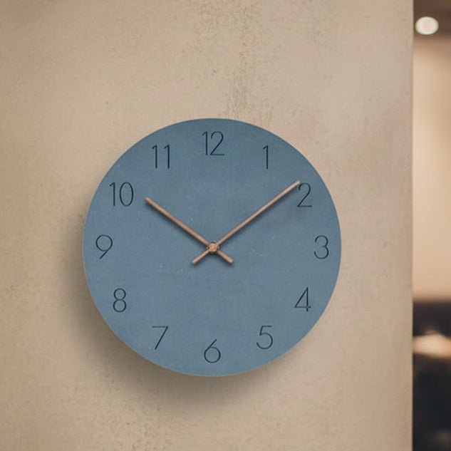 Horloge murale silencieuse scandinave pour salon moderne. Design minimaliste, parfaite pour la décoration intérieure.