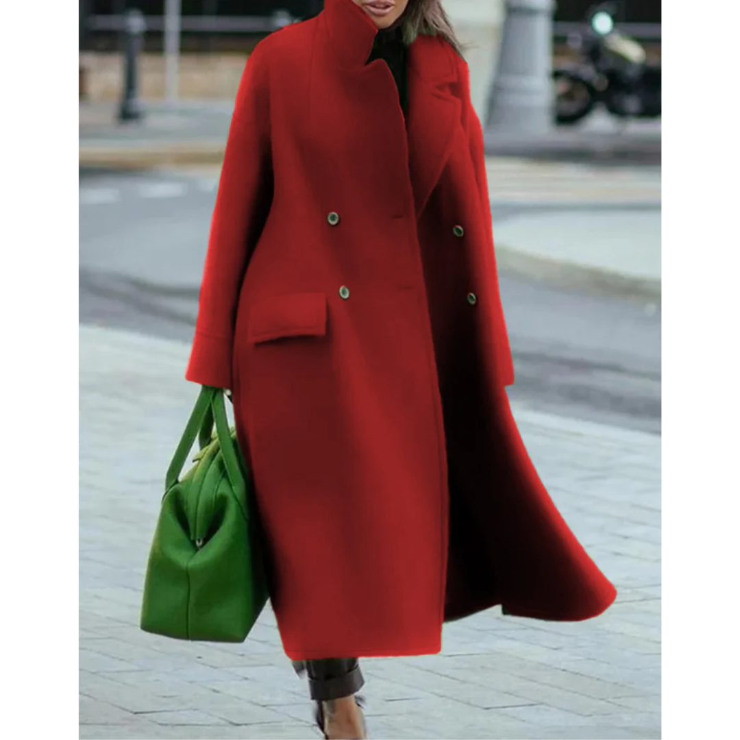 Manteau femme élégant long et structuré, idéal pour l'hiver. Vêtement extérieur chic double boutonnage, mode femme.