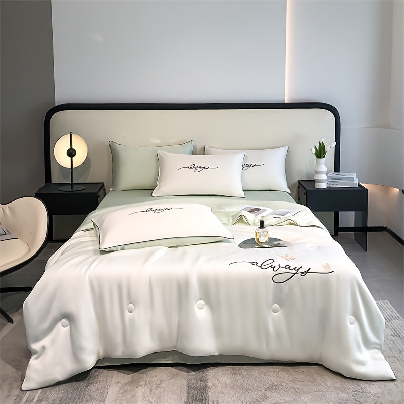Couette d'été légère, respirante, effet soie. Confort et sommeil frais garantis.