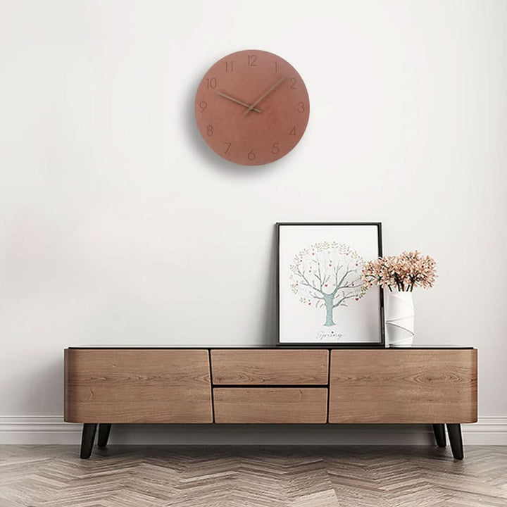 Horloge murale silencieuse au design scandinave élégant. Parfaite pour une décoration intérieure moderne et minimaliste de maison.