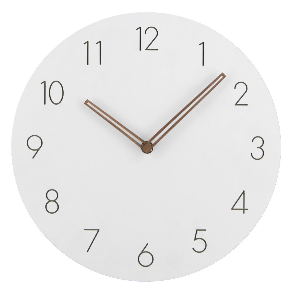 Horloge murale scandinave élégante et fonctionnelle. Design moderne en plastique mat pour tout intérieur.