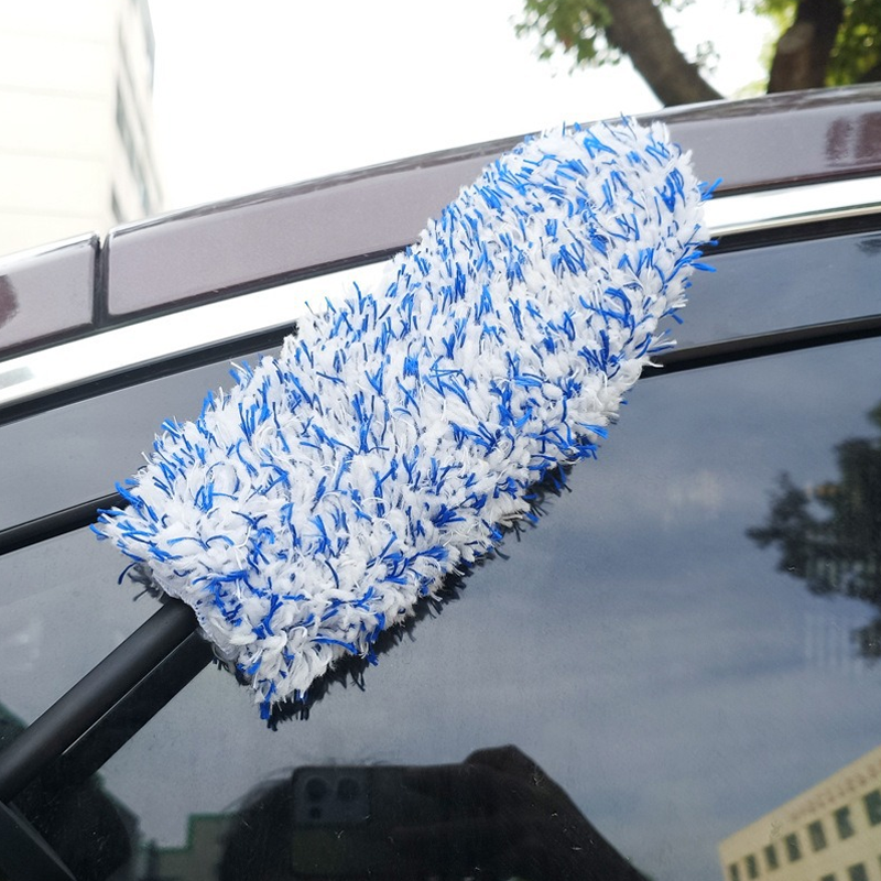 Brosse WheelGlow pour jantes, nettoyage auto sans rayures pour des roues impeccables.